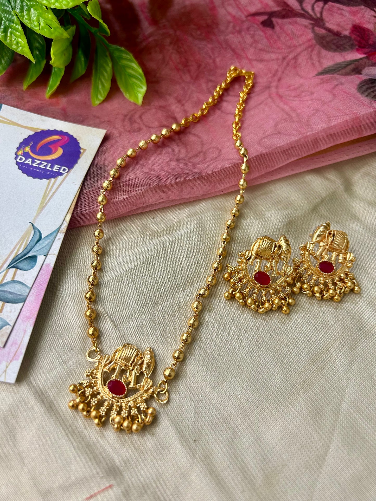 Rozana light pendant with earrings