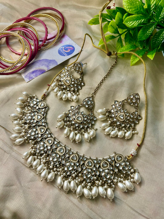 Ivory drops necklace with maangtika & earrings