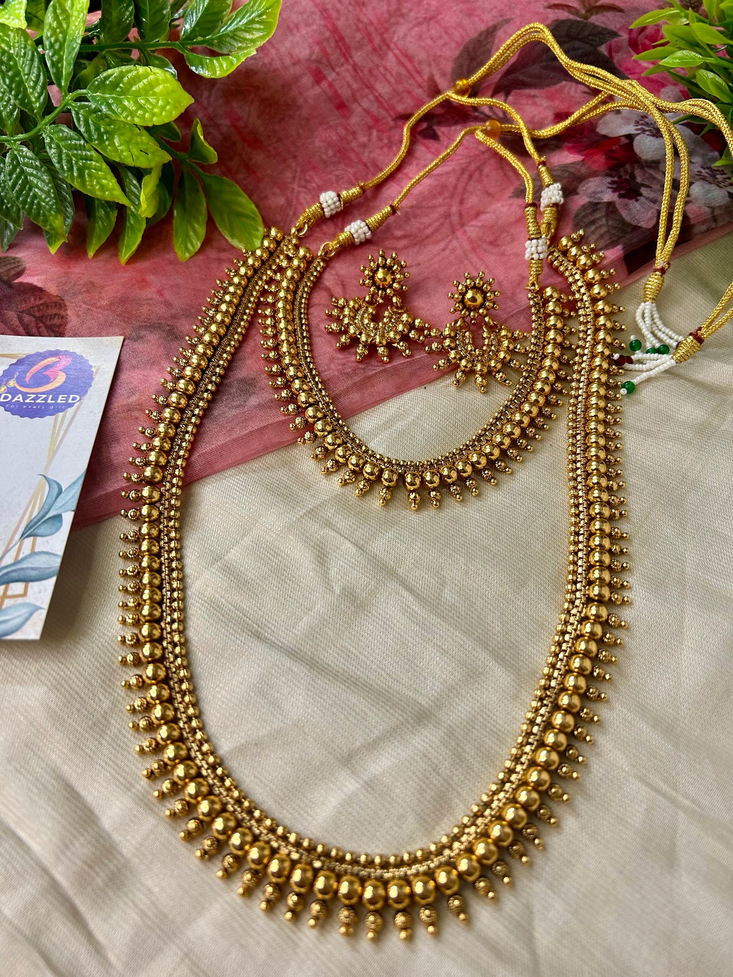 Traditional double line necklace